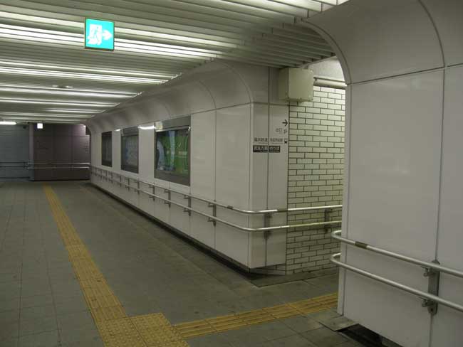 726