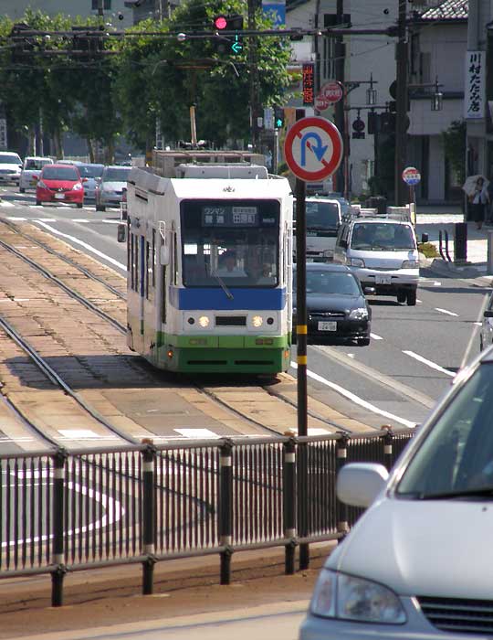 385