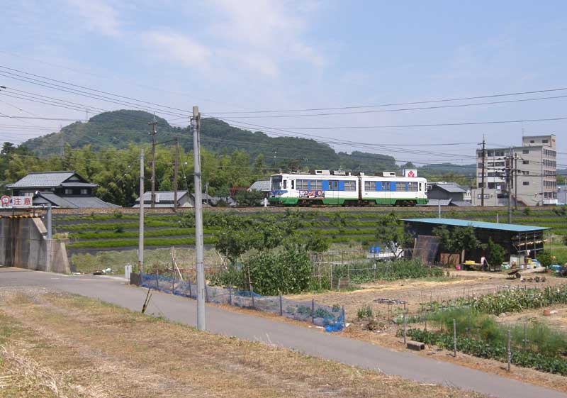 512