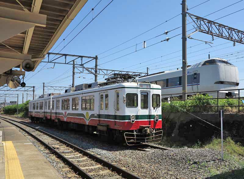 956